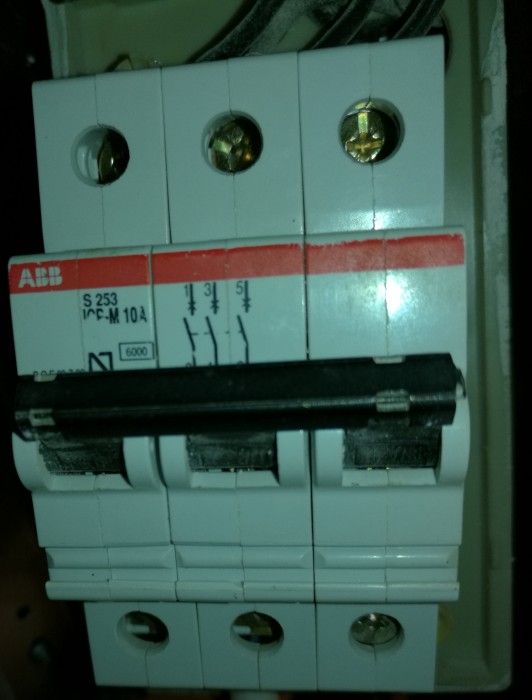 instalacion-electrica-2.jpg